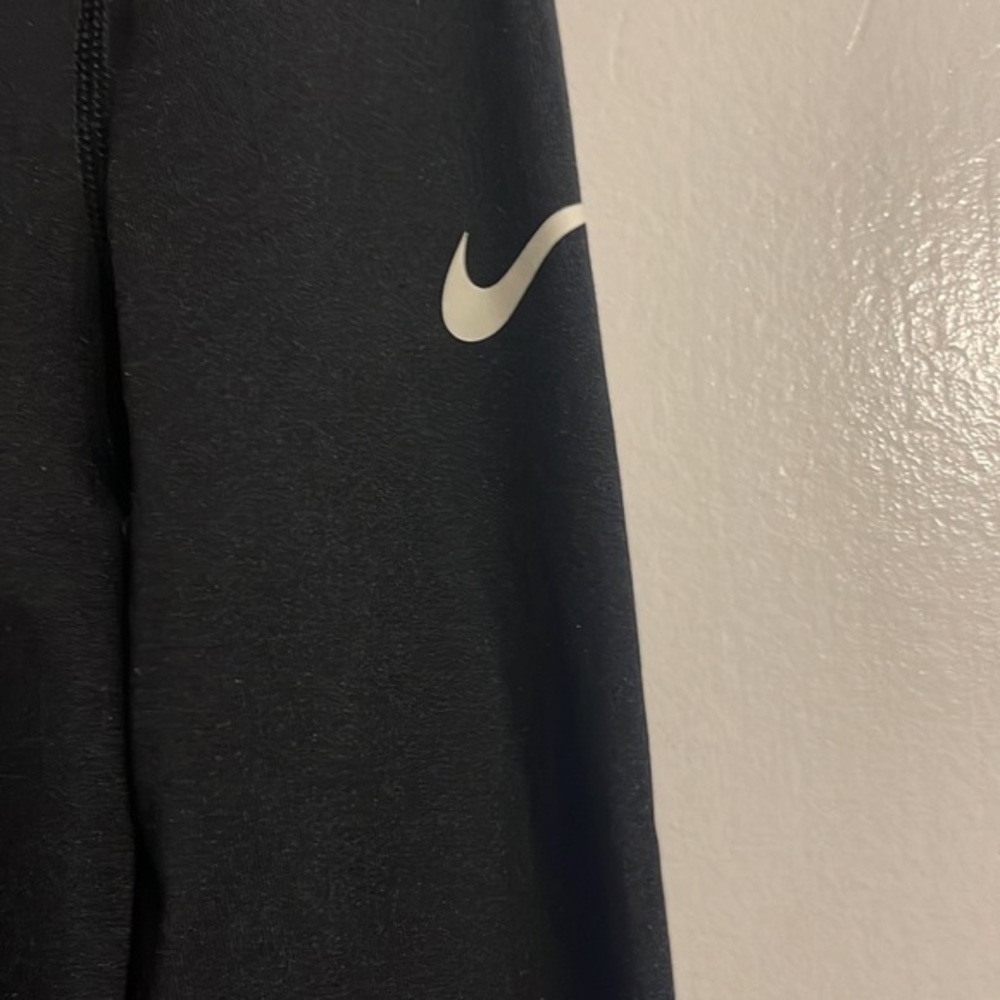 Nike dry fit top - Picture 3 of 6